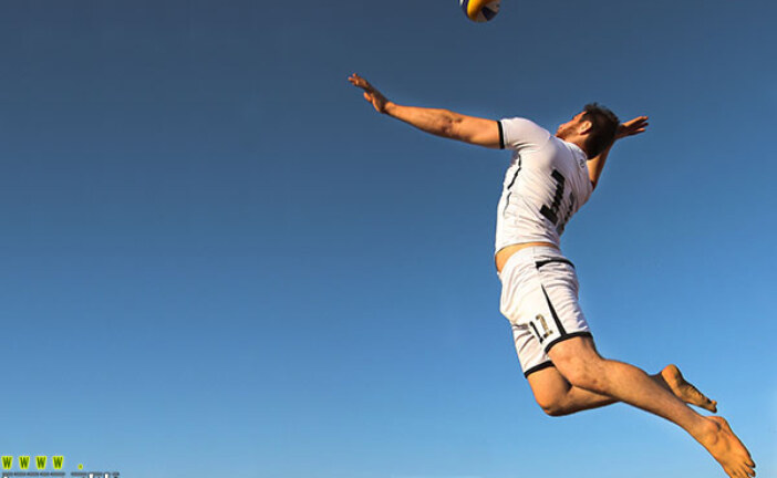 هنرنمایی قصاب پور و راهنما گناوه را قهرمان والیبال ساحلی استان کرد+تصویر