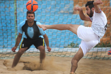  فوتبال ساحلی کشور/ در استقلال خوزستان یکی گل زد همه دفاع کردند