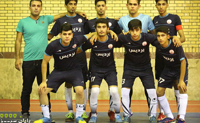 سورنا به جمع شانزده تیم رفت/داماش حریف پردیس نصف و نیمه نشد