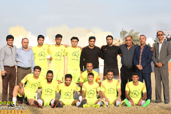 مال قائد قهرمان مسابقات فوتبال روستایی