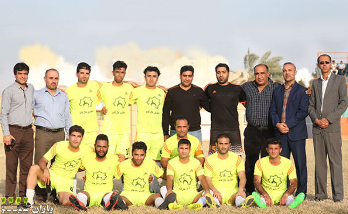 مال قائد قهرمان مسابقات فوتبال روستایی