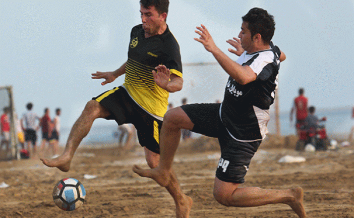 اشتیاق در ساحل گناوه و فوتبال بندری