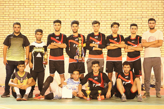 حرم با جام جوانان به خانه رفت