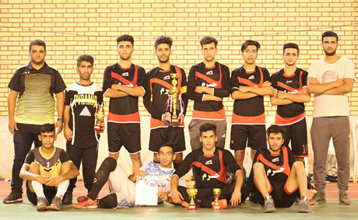 حرم با جام جوانان به خانه رفت