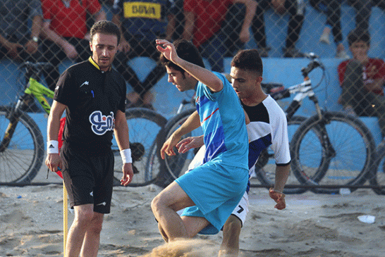 هفته سوم لیگ دسته اول فوتبال ساحلی کشور /در گروه دوم پنالتی تکلیف یک امتیاز را مشخص کرد