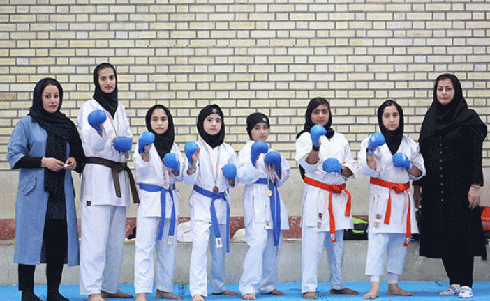 درخشش بانوان کاراته‌کای گناوه در کشور
