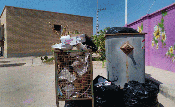 امتناع شهرداری گناوه از دفع زباله‌های مدارس گناوه