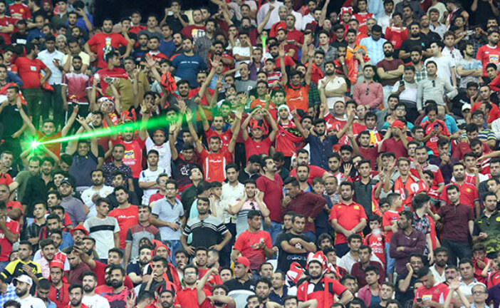 گناوه‌ای‌ها در ورزشگاه فولاد