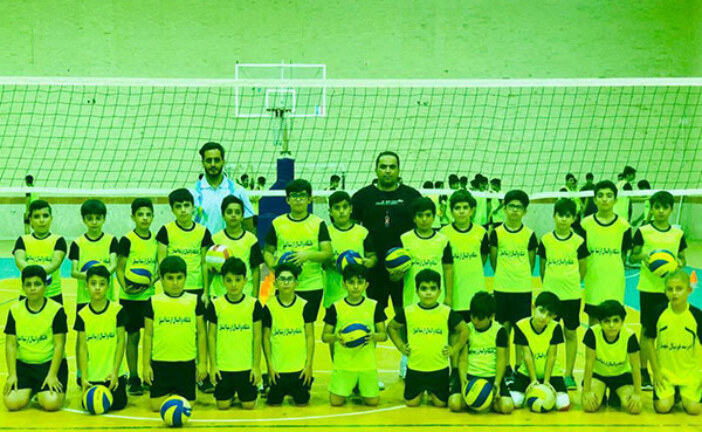 ارشیا استیل غرق در آموزش والیبال