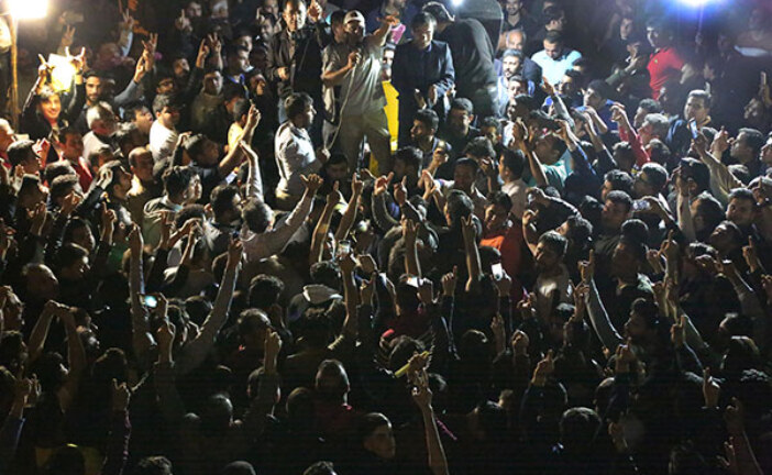 تبلیغات انتخابات مجلس در گناوه با انفجار جمعیت حامی لعلیان به پایان رسید