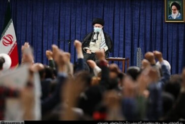 تملق گویی و چاپلوسی ممنوع/ مرور سه دهه انتقاد رهبر انقلاب به خواص