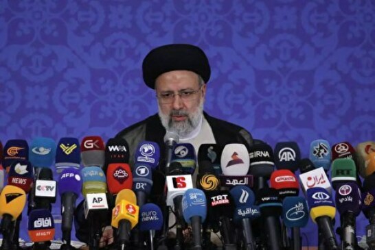 رئیسی کجای زمین بازی گرانی است؟/رئیسی در سال ۹۷ با کنایه به دولت روحانی : خدا رحم کرد من رئیس‌جمهور نشدم که دلار ۵ هزار شود