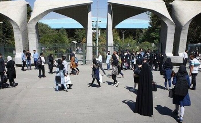 لباس شخصی ها به کجا وابسته اند؟/ به گفته معاون اشتری، نیروی انتظامی حق ندارد وارد دانشگاه شود