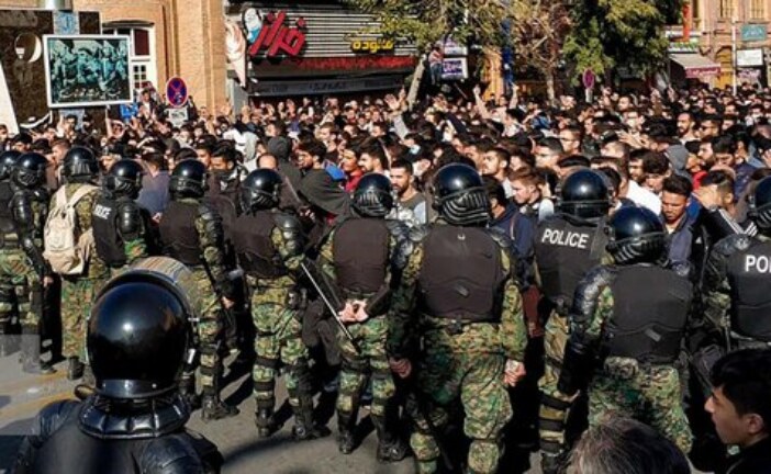 هشدار دو چهره شاخص اصولگرا درباره یکدست شدن قدرت/ اعلام وضعیت قرمز توکلی درباره شورش فقرا / چرا کره شمالی سازی ایران شکست خورد؟