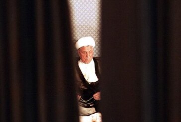 تاجزاده تلاش کرد هاشمی را بیرون بیندازد/ دولت رئیسی از افراطیون برای برخی تصمیمات می‌ترسد/نظام باید نسبت به مسائل انتخابات تصمیم بگیرد