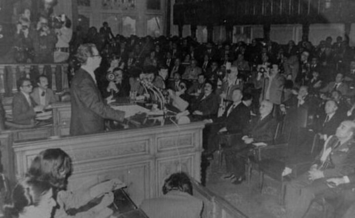 ۱۷ بهمن ۵۷ در آخرین جلسه مجلس شورای ملی چه گذشت؟ / «اصلاحات ساختاری»، وقتی که کار از کار گذشته بود