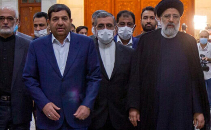 آیا تیم «همینی که هست» می ماند؟/ مقاومت رئیسی؛ به ضرر مردم، به نفع «تیم اقتصادی»