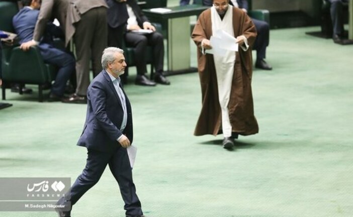 شکست ۴ وعده رئیسی: یک میلیون مسکن، یک میلیون شغل،حل مشکلات معلمان، کاهش نرخ دلار/ بدون احتساب شکست تیم اقتصادی