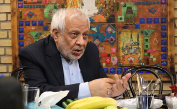 بادامچیان:  برخی وزرا پاشنه آشیل دولت شده اند / باهنر با شورای ائتلاف در تعامل است