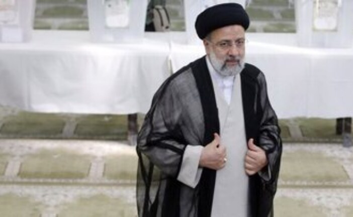 رجایی: دولت رئیسی، وزیر قوی ندارد /سبحانی نیا: تیم اقتصادی دولت ضعیف است