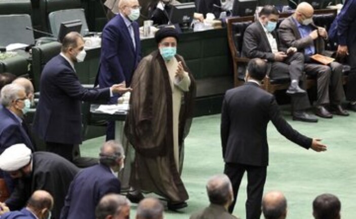 خیز مجلس برای مقابله به مثل با دولت /سفرهای استانی رئیسی «ممنوع»!