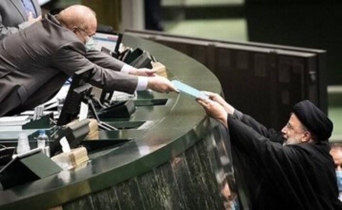 رکوردشکنی دولت و مجلس در مالیات گیری از مردم /بازگشت به نظام مالیه دوره قجری؟!