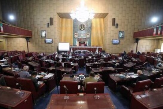 پایانِ سکوت آملی لاریجانی مقابل مجلس /رئیسی مخالف «شفافیت» شد؟