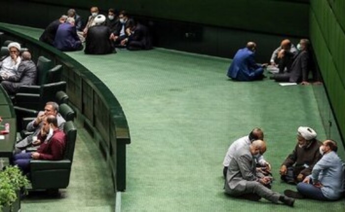 شفافیتِ نصفه و نیمه در مجلس /مقصران شکست طرح شفافیت چه کسانی هستند؟