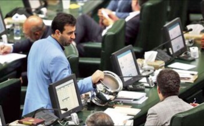 مانع تراشی هیات رئیسه مجلس در مسیر «شفافیت مالی» به روایت یک نماینده