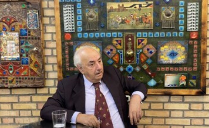 فریدون مجلسی: اصولگرایان تندرو حملات به ظریف را مدیریت می کنند/ تندروها به راه حل های نظامی در روابط خارجی می اندیشند