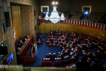 حسن روحانی؛ سوژه اصلی عکاسان در آخرین اجلاسیه مجلس خبرگان پنجم /آملی لاریجانی رای نیاورد و نیامد، علم الهدی رأی آورد و نیامد