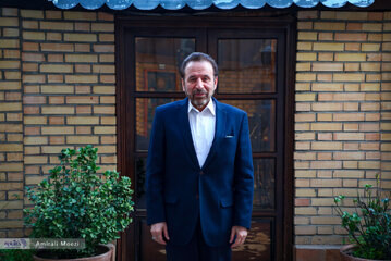 هشدار واعظی درباره کارشکنی «دولت سایه» جلیلی علیه پزشکیان /مگر یک فرد می تواند خودسرانه بگوید یک سیاست درست است یا غلط؟