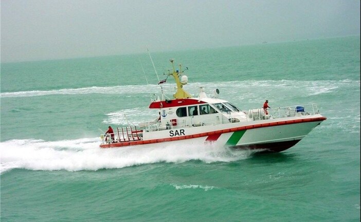 امدادرسانی موفق پزشکی به خدمه موتورلنج صیادی در آب‌های دیر