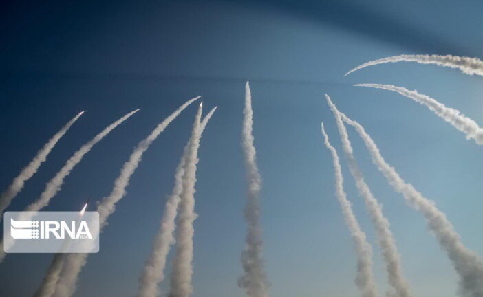 عضو مجلس خبرگان رهبری : دفاع حق مشروع جمهوری اسلامی ایران است