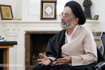 موسوی لاری: تندروهای داخلی روی ریل براندازان خارجی حرکت می کنند /نفوذی ها در طرح ایده ساخت بمب اتم بی تاثیر نیستند