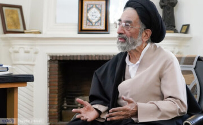 موسوی لاری: تندروهای داخلی روی ریل براندازان خارجی حرکت می کنند /نفوذی ها در طرح ایده ساخت بمب اتم بی تاثیر نیستند