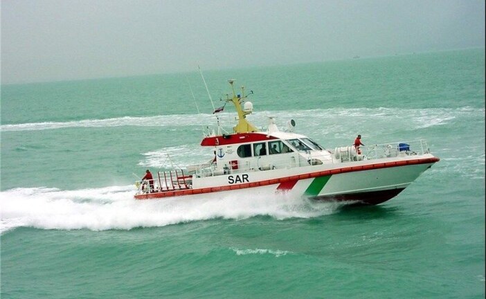 نجات خدمه قایق مفقود شده در آب‌های خارگ بوشهر