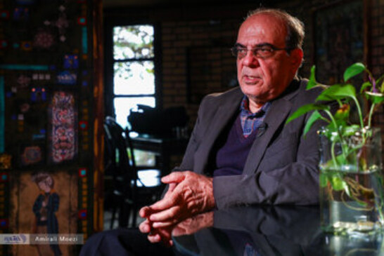 عباس عبدی: دلیلی برای پرهیز از مذاکره با آمریکا وجود ندارد، یا زنگی زنگ، یا رومی روم/ پزشکیان در تعامل با رهبری، تندروها را جا بگذارد