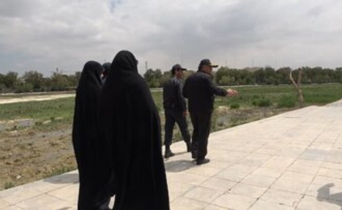 پشت پرده پیامک‌ های ارسال شده درباره حجاب در اصفهان/ استانداری با دولت هماهنگ است یا نمایندگان تندرو استان؟