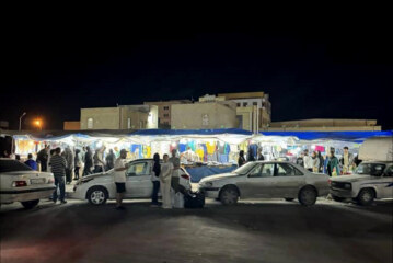 غرفه‌های بدون مجوز در زمین اداری/ سکوت شهرداری در مقابل تخلفی که در روز روشن انجام شد