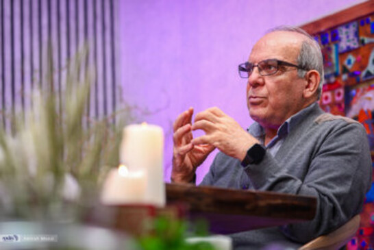 عباس عبدی: پزشکیان نقطه اصلی وفاق و چارچوبش را باید با رهبری حل کند/ سیستم سیاسی اگر بخواهد گروه‌های فشار را یک روزه جمع می کند