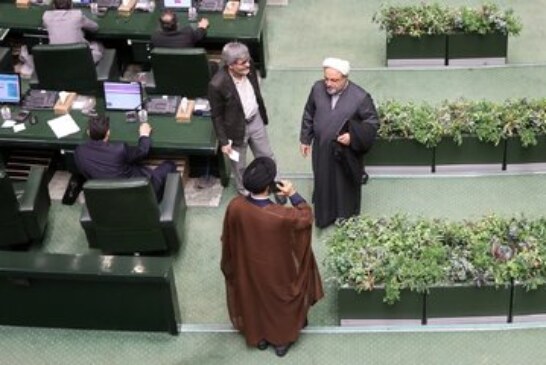 مذاکرات ایران و آمریکا؛ اصولگرایان را چند پاره کرد/ از «ب بسم‌الله»، علیه گفت‌وگوهای غیرمستقیم در عمان