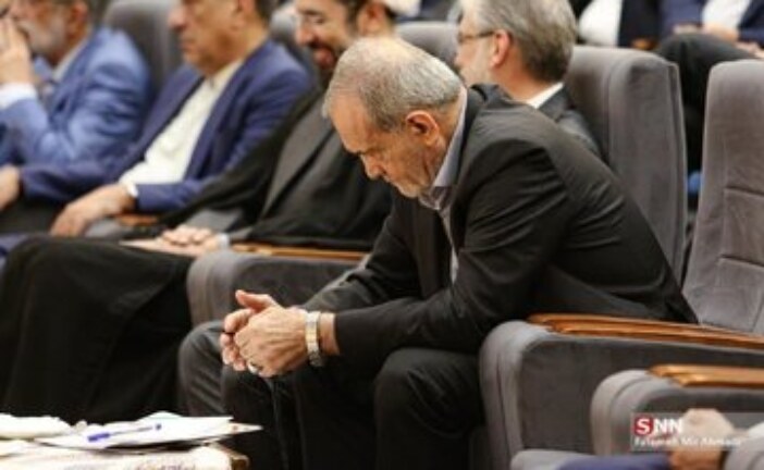 «دولت» زیر سایه حواشی «دولت»/ هزینه‌سازی اطرافیان پزشکیان چگونه به چالش درونی کابینه تبدیل شده است؟