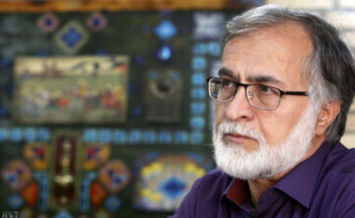 عطریانفر: به‌جای «عقب‌نشینی»، باید گفت «حرکت به سوی یک تصمیم عقلانی»/ اگر رسانه آزاد باشد و حرفه‌ای کار کند جامعه‌ به بنگاه‌های خبری خارج نگاه نمی‌کند