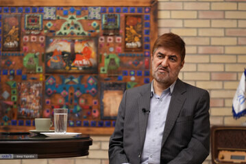 علی مطهری: روسری را در خیابان سخت نگیرند اما کسی که نافش را بیرون گذاشته، چه کسی باید جلویش را بگیرد؟/ بعید است اسرائیل دوباره حمله کند