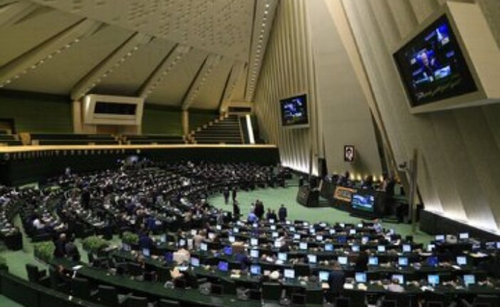 محمودی: استیضاح وزیر راه و شهرسازی در اولویت است/حتی خود پزشکیان هم از برخی اقدامات وزرا گلایه‌مند است/ صحبت های قائم پناه بوی اپوزوسیون نظام را میدهد