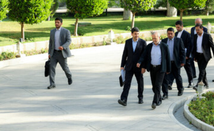 پزشکیان دستور مستقیم برای رفع فیلترینگ می دهد؟/ ستار هاشمی: نظرات در شورای عالی فضای مجازی  گاهی ۱۸۰ درجه با هم فرق می‌کند