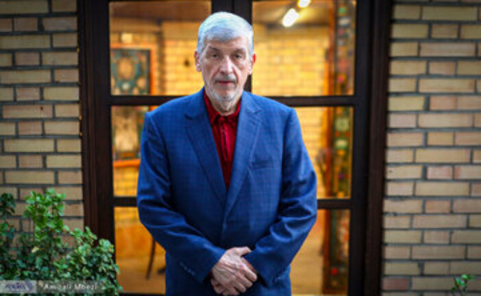 حقیقت‌پور: تندروها روزانه ۵۰۰ میلیون دلار به کشور ضرر زدند و هزینه زندگی در جمهوری اسلامی را بالا بردند/ با اجازه چه کسی سفارت عربستان را آتش زدند؟